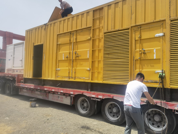 独山除了负载情况和发动机维护，还有哪些因素会影响 200kw 柴油发电机的油耗？