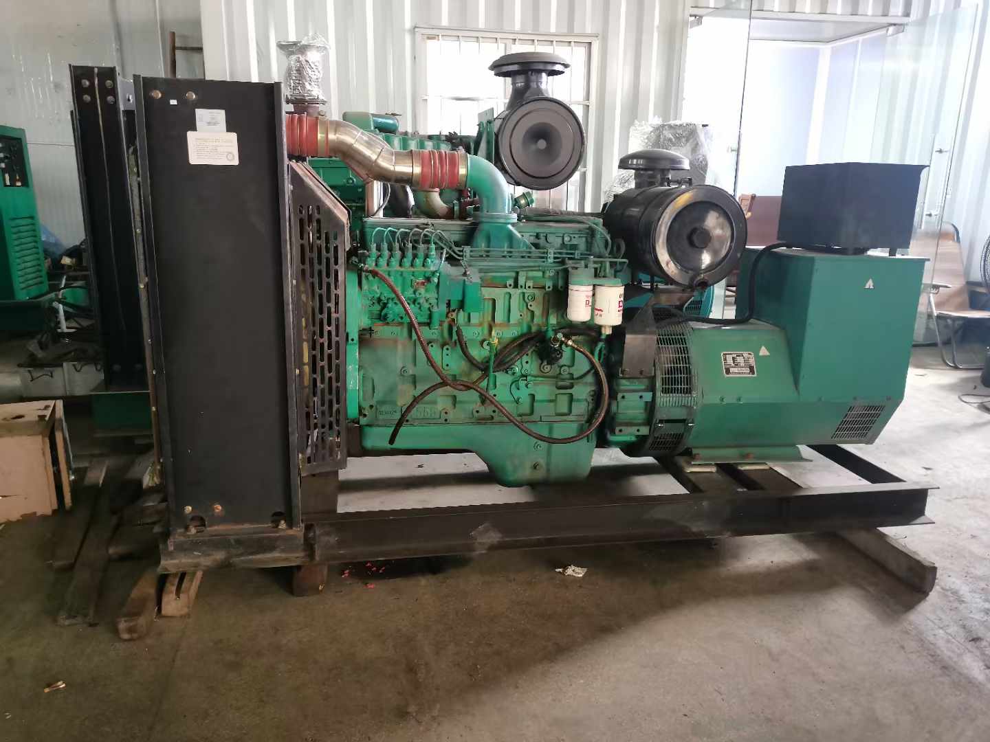 独山发电机租赁如何确定电缆的承载电流是否在安全范围内？