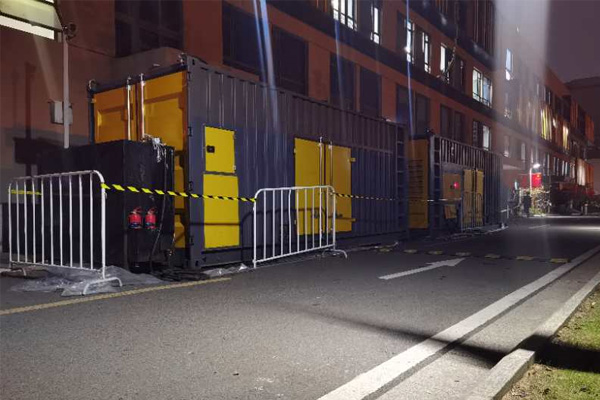 独山柴油发电机组的输出电压是如何调节的？