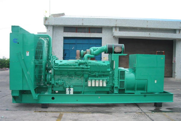 独山工厂发电机应急发电时如何更准确地检查发电机状态？