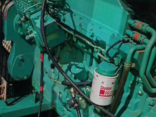 独山如何确定新的发电机组控制系统是否与原系统兼容？