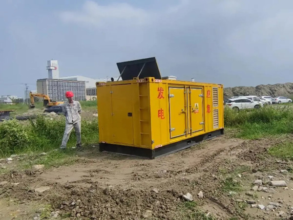 独山200KW柴油发电机机组每小时的油耗量受哪些因素影响？